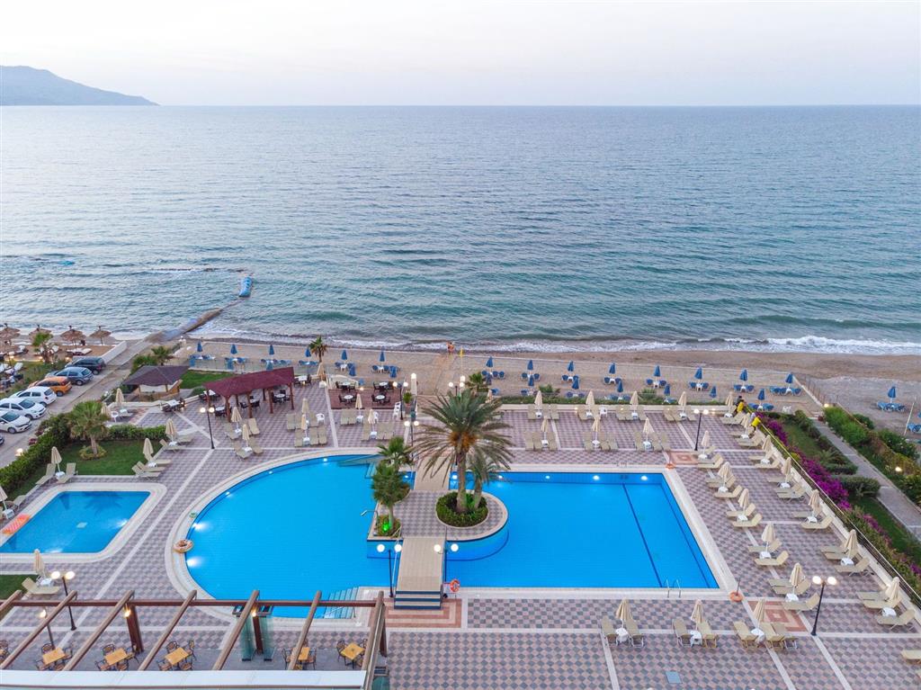 Hotel Hydramis Palace-bazén a pláž-letecký zájazd CK Turancar-Kréta-Kavros