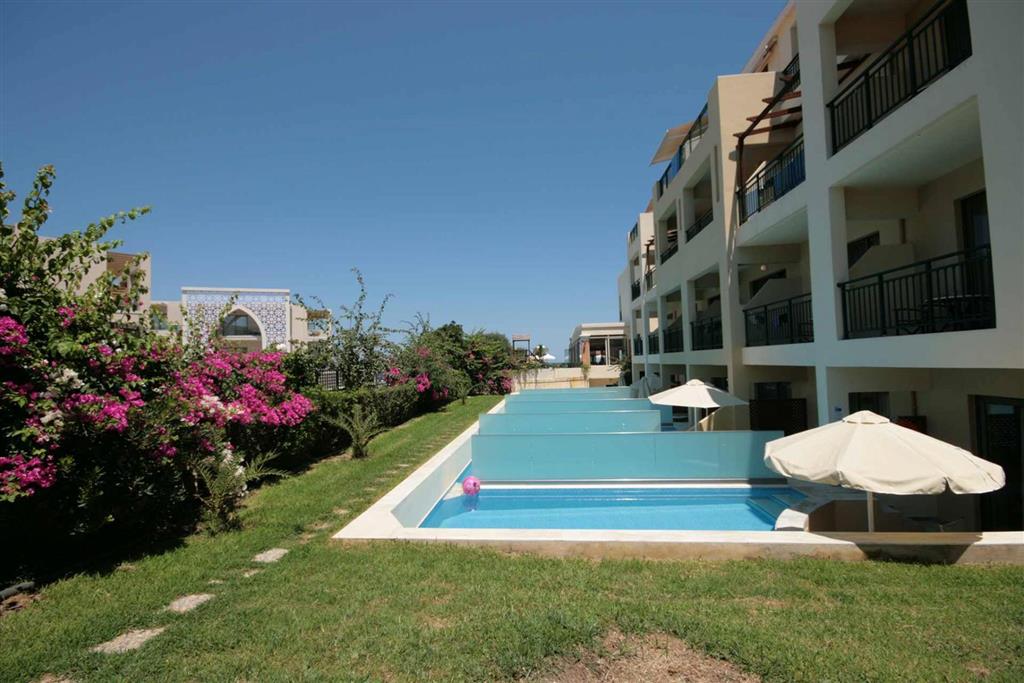 Hotel Hydramis Palace-izby s bazénmi-letecký zájazd CK Turancar-Kréta-Kavros