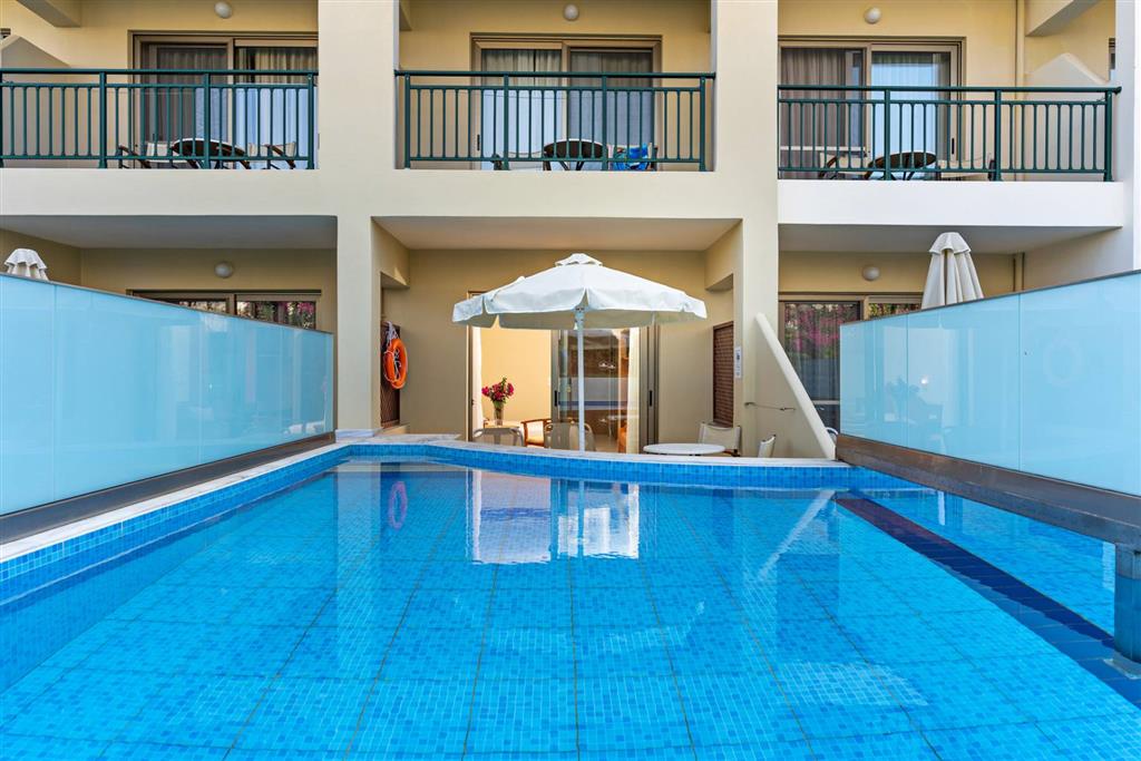 Hotel Hydramis Palace-izby s bazénmi-letecký zájazd CK Turancar-Kréta-Kavros