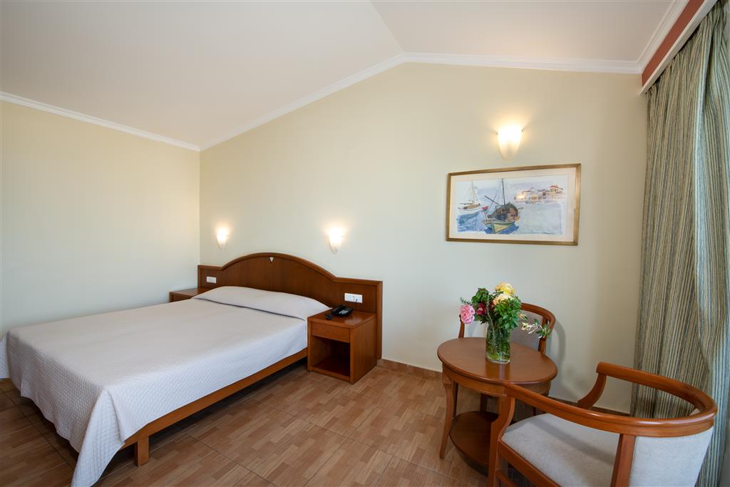Hotel Hydramis Palace-izba-letecký zájazd CK Turancar-Kréta-Kavros