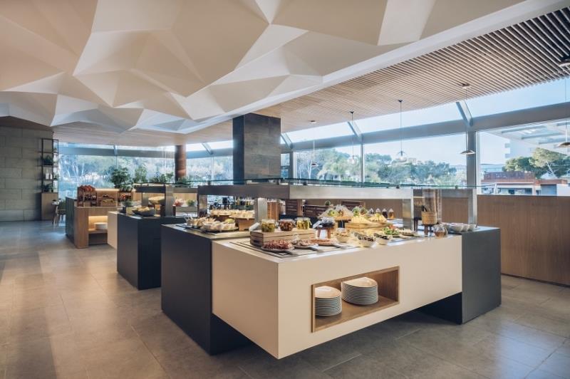 Iberostar Selection Llaut Palma - bufetové stoly - letecký zájazd CK Turancar - Malorka, Playa de Palma
