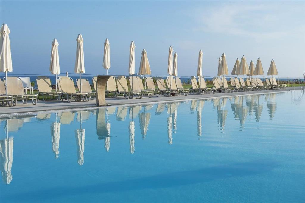Louis Phaeton Beach - bazén - letecký zájazd CK Turancar - Cyprus, Paphos