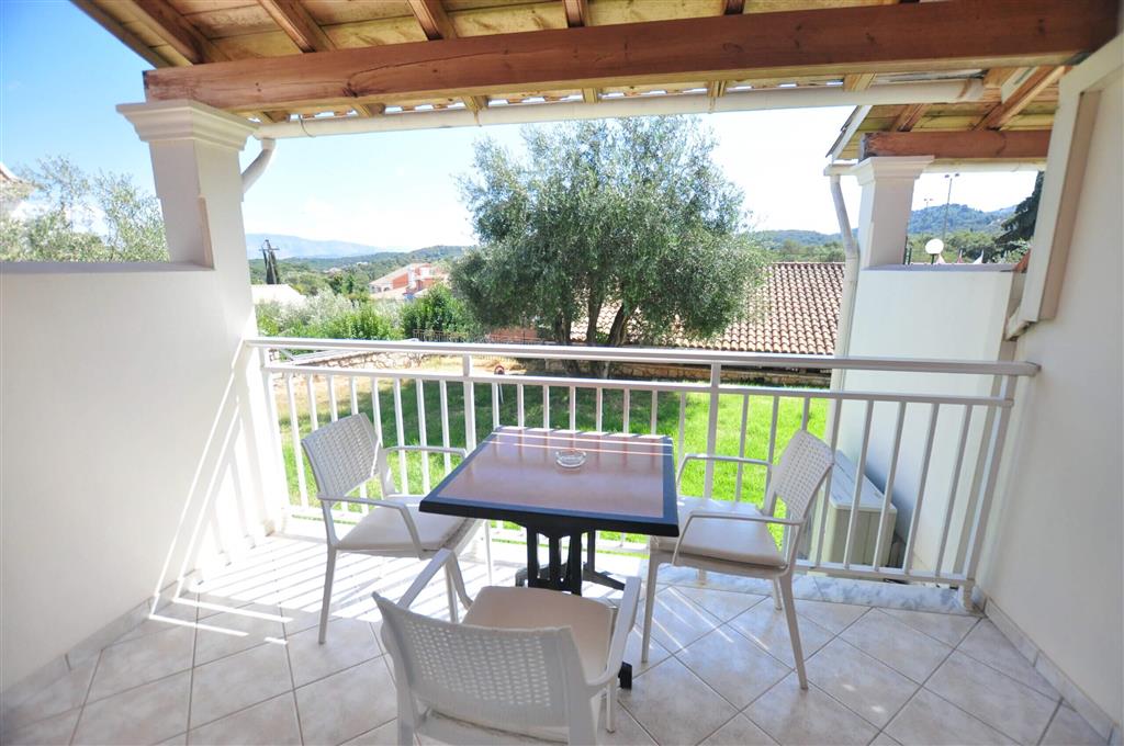 Hotel Michelangelo -terasa- letecký zájazd s CK Turancar Korfu - Kassiopi