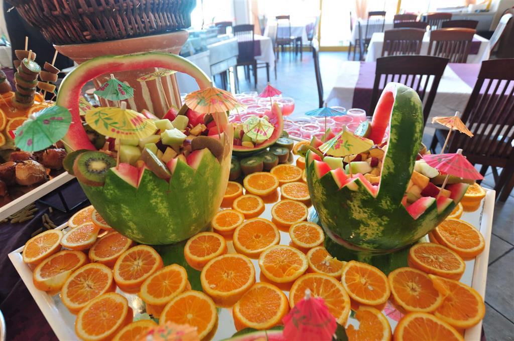 Hotel Michelangelo - bufet - letecký zájazd s CK Turancar Korfu - Kassiopi