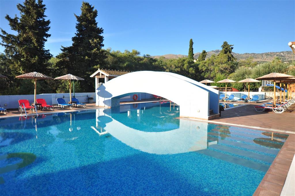Hotel Michelangelo - bazen- letecký zájazd s CK Turancar Korfu - Kassiopi