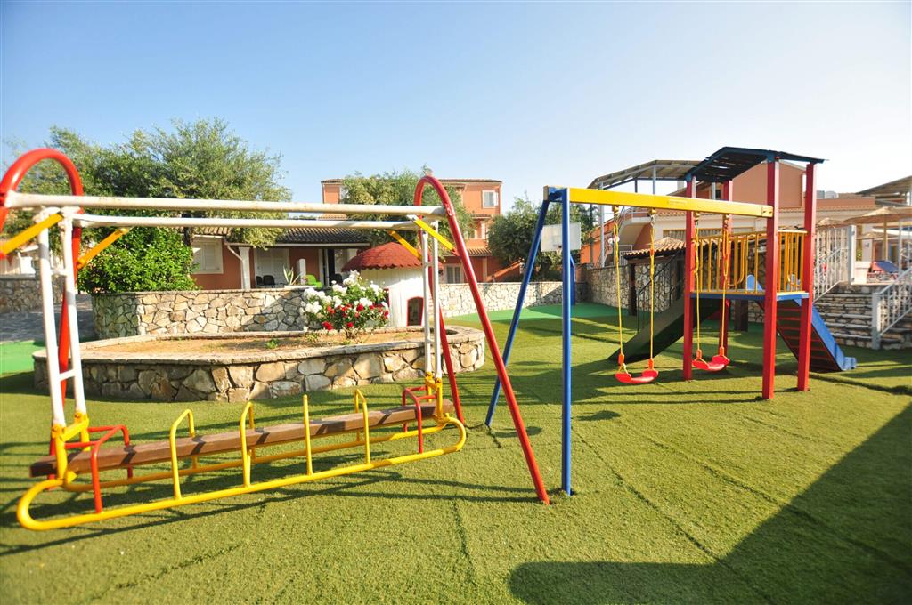 Hotel Michelangelo - detske ihrisko - letecký zájazd s CK Turancar Korfu - Kassiopi