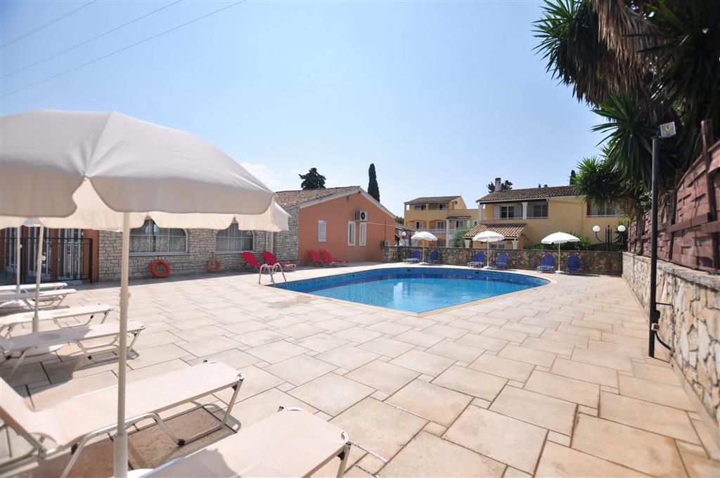 Hotel Michelangelo - bazen - letecký zájazd s CK Turancar Korfu - Kassiopi