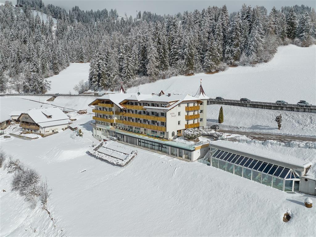 Hotel Seehof - zájazd CK Turancar - Taliansko zima - Kronplatz