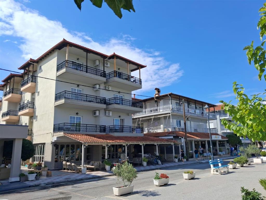 Hotel IRO - exteriér - autobusový a letecký zájazd CK TURANCAR