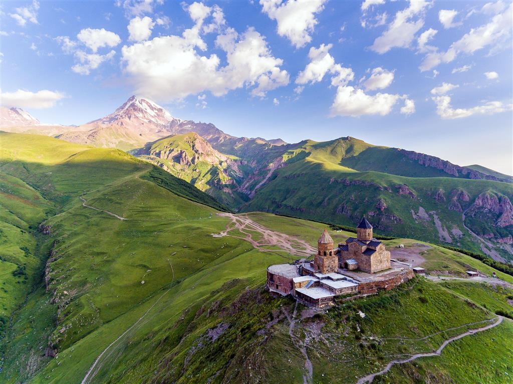 CK Turancar, Letecký poznávací zájazd, Gruzínska mozaika, Gergeti, kostol sv. Trojice