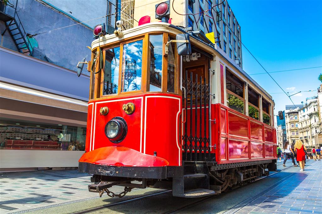 CK Turancar, Letecký poznávací zájazd, Turecko, Istanbul - mesto tisícich príbehov, električka
