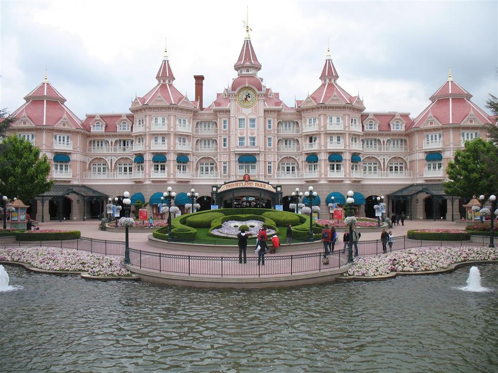 CK Turancar, autobusový poznávací zájazd, Paríž a Disneyland, Disneyland, Mickey Mouse Hotel