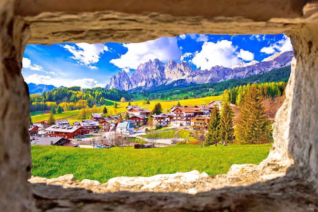 CK Turancar, Autobusový poznávací zájazd, Alpský okruh a Bodamské jazero, Cortina d Ampezzo