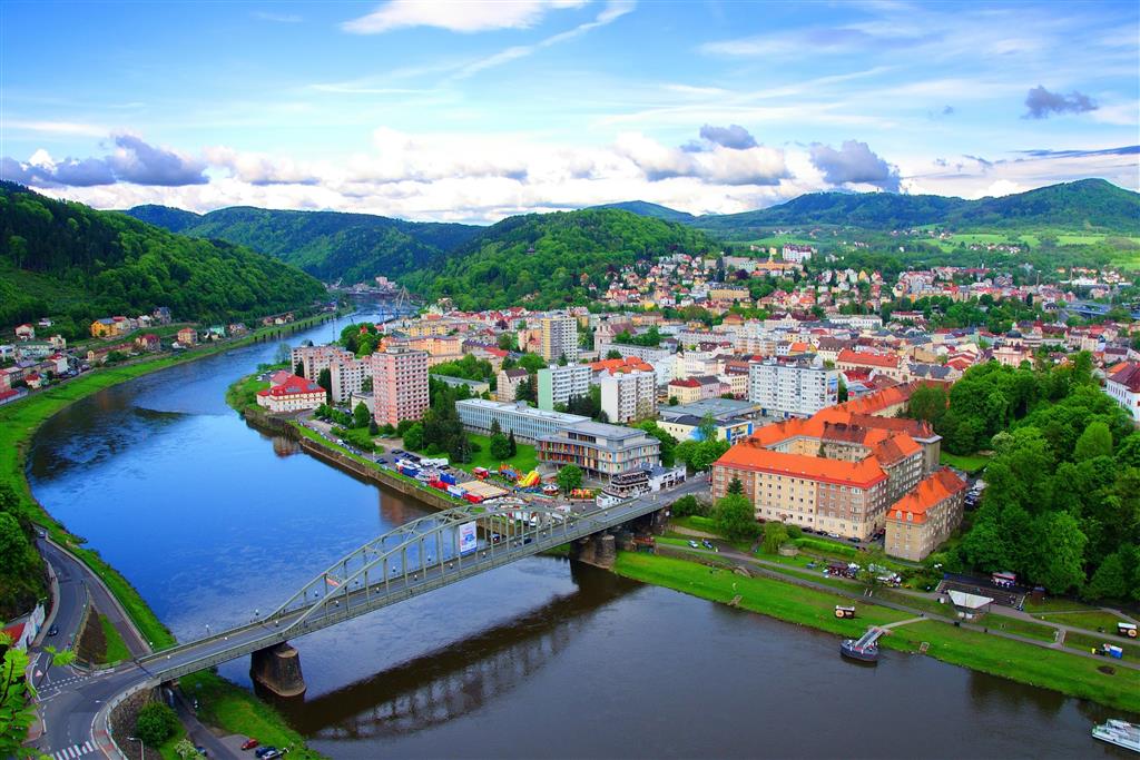 CK Turancar, autobusový poznávací zájazd, Česko a Nemecko, Děčín - panoráma mesta