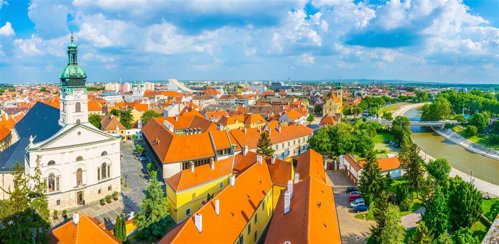CK Turancar, autobusový poznávací zájazd, Maďarsko - krajina kúpeľov a vína, Győr, panoráma mesta