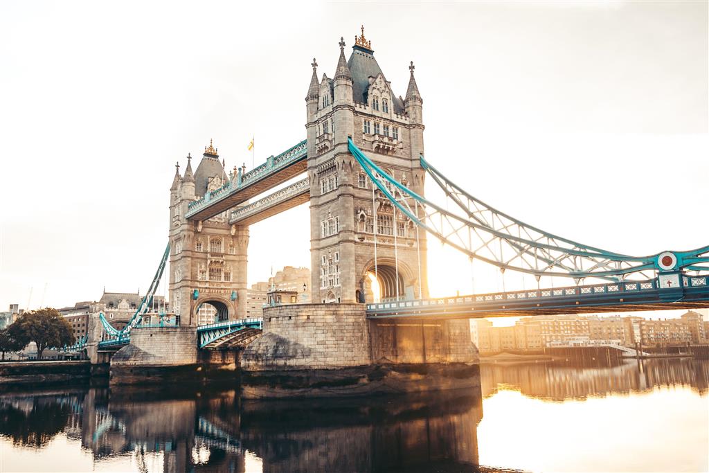 Ck Turancar, Letecký poznávací zájazd, Veľká Británia, Londýn pre čarodejníkov, Tower Bridge