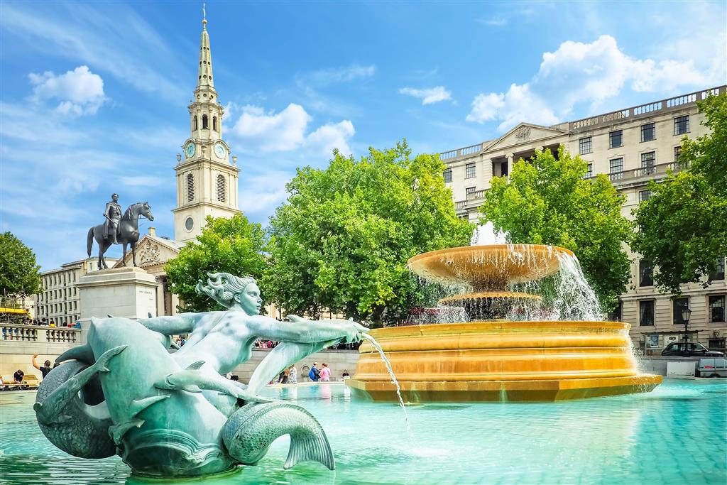 Ck Turancar, Letecký poznávací zájazd, Veľká Británia, Londýn pre čarodejníkov, fontána na Trafalgar Square