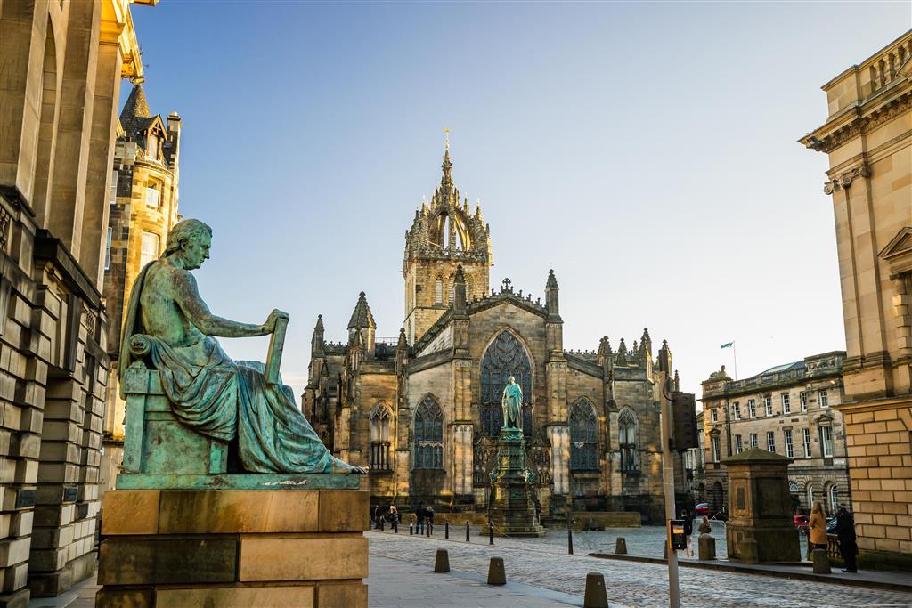CK Turancar, letecký poznávací zájazd, Tajomstvá Škótska a jazera Loch Ness, Edinburgh, Royal Mile
