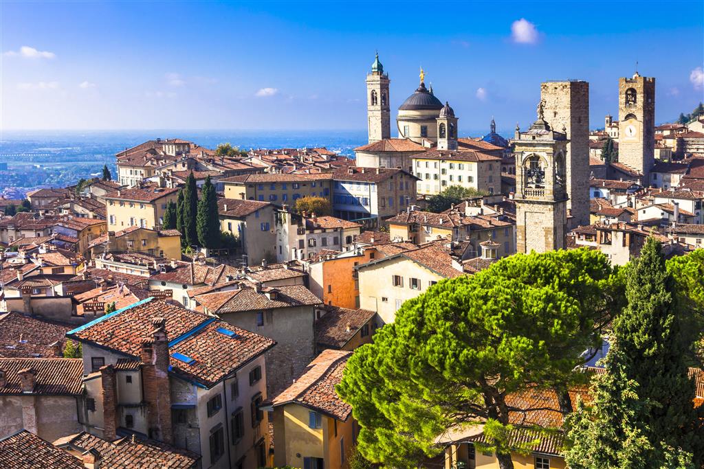 CK Turancar, autobusový poznávací zájazd, Talianske alpské jazerá, Bergamo, panoráma mesta