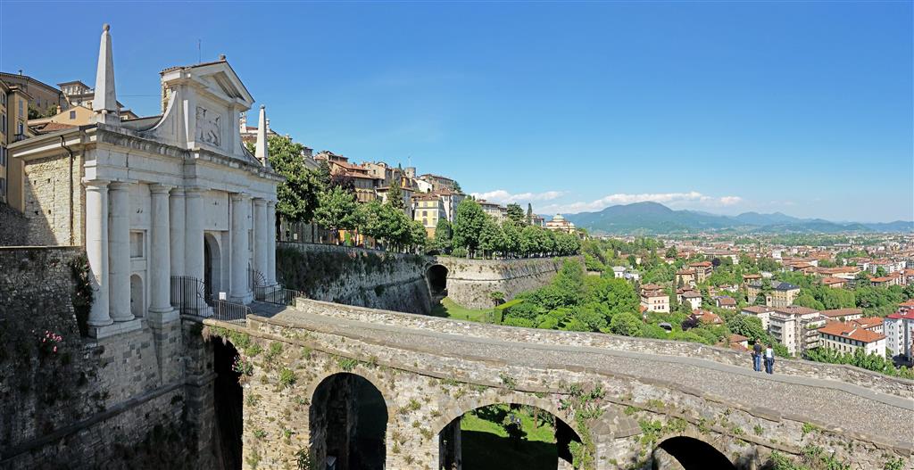CK Turancar, autobusový poznávací zájazd, Talianske alpské jazerá, Bergamo, Porta San Giacomo