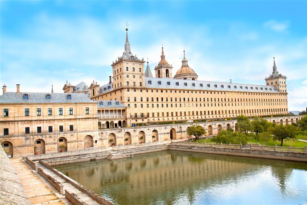 CK Turancar, Letecký poznávací zájazd, Španielsko, Cesta španielskym kráľovstvom, El Escorial