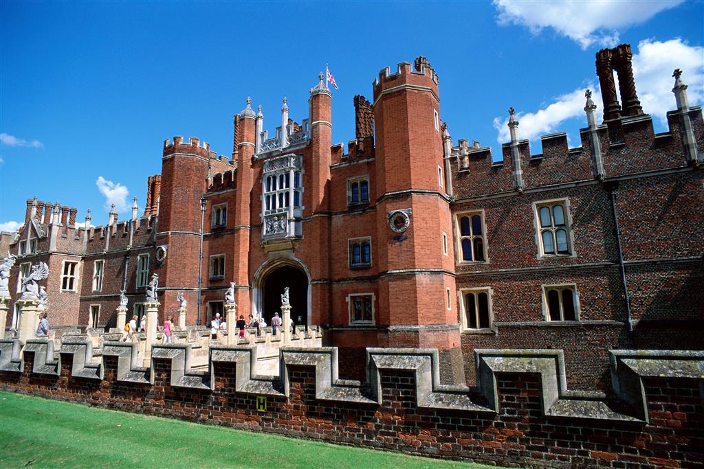 CK Turancar, Letecký poznávací zájazd, Veľká Británia, Okruh južným Anglickom, Hampton Court Palace