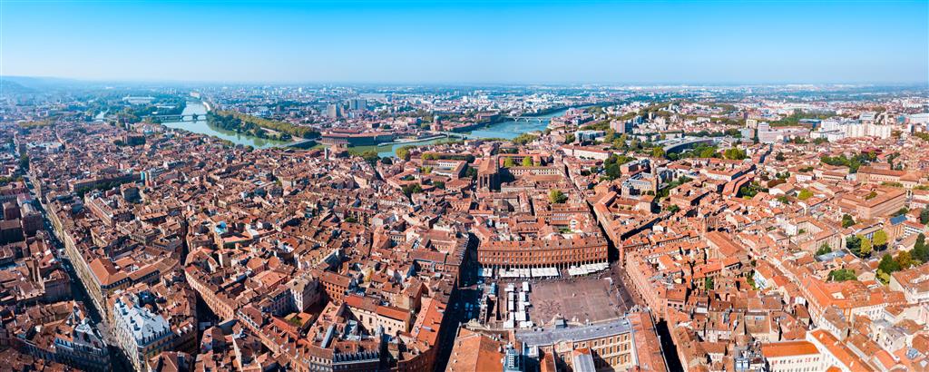 CK Turancar, Letecký poznávací zájazd, Mestá pod Pyrenejami,Toulouse
