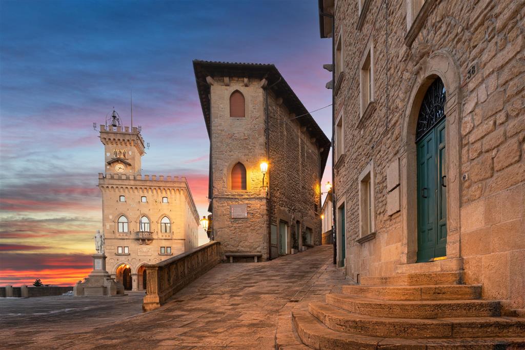 Poznávacie zájazdy CK Turancar, Bologna a San Maríno s kúpaním, San Maríno