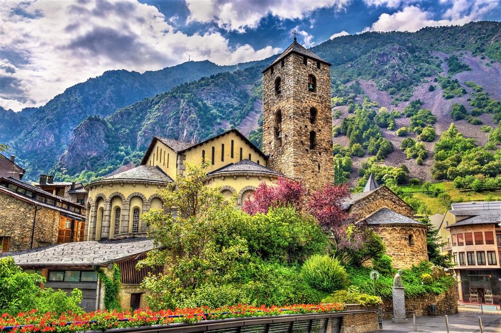 CK Turancar, Letecké poznávacie zájazdy, Andorra, Girona a Katalánsko, Sant Esteve kostol, Andorra
