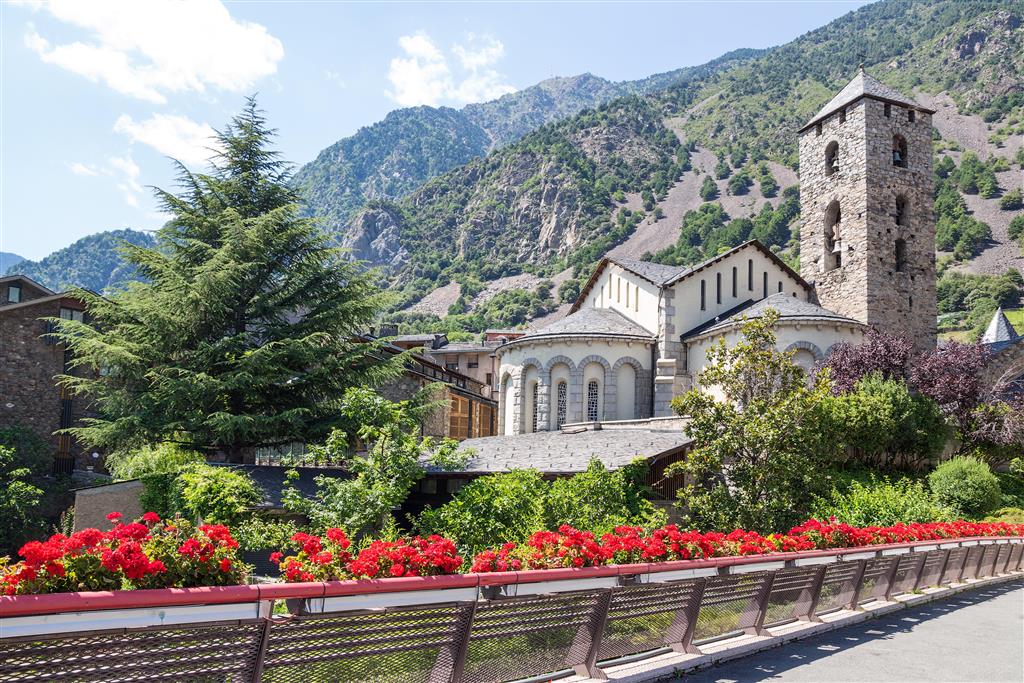 CK Turancar, Letecké poznávacie zájazdy, Andorra, Girona a Katalánsko, Andorra