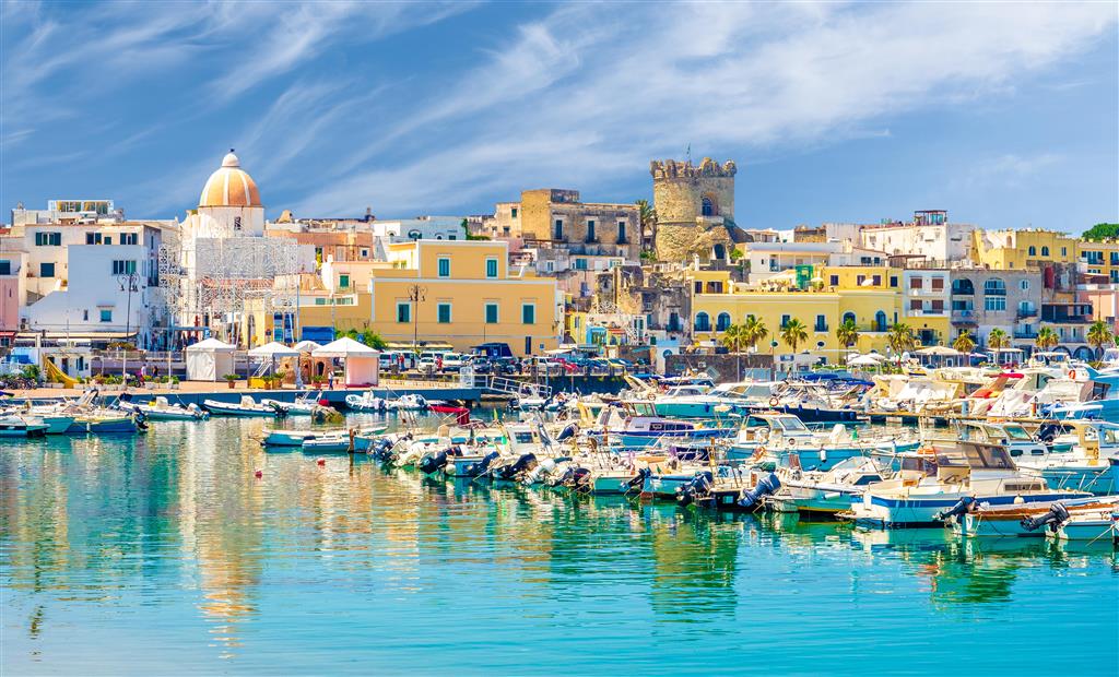 CK Turancar, Letecký poznávací zájazd, Kampánia a zázračná Ischia, Forio