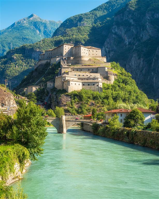 Autobusový poznávací zájazd CK Turancar, Údolie Aosta - Mont Blanc a Turín, pevnosť Bard