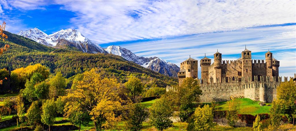 Autobusový poznávací zájazd CK Turancar, Údolie Aosta - Mont Blanc a Turín, hrad Fenis