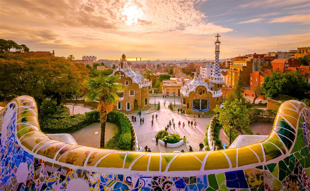 CK Turancar, Letecké poznávacie zájazdy, Španielsko, Barcelona, Girona a Montserrat s kúpaním, Park Guell