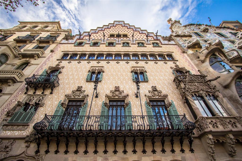 CK Turancar, Letecké poznávacie zájazdy, Španielsko, Barcelona, Girona a Montserrat s kúpaním, Casa Battlo