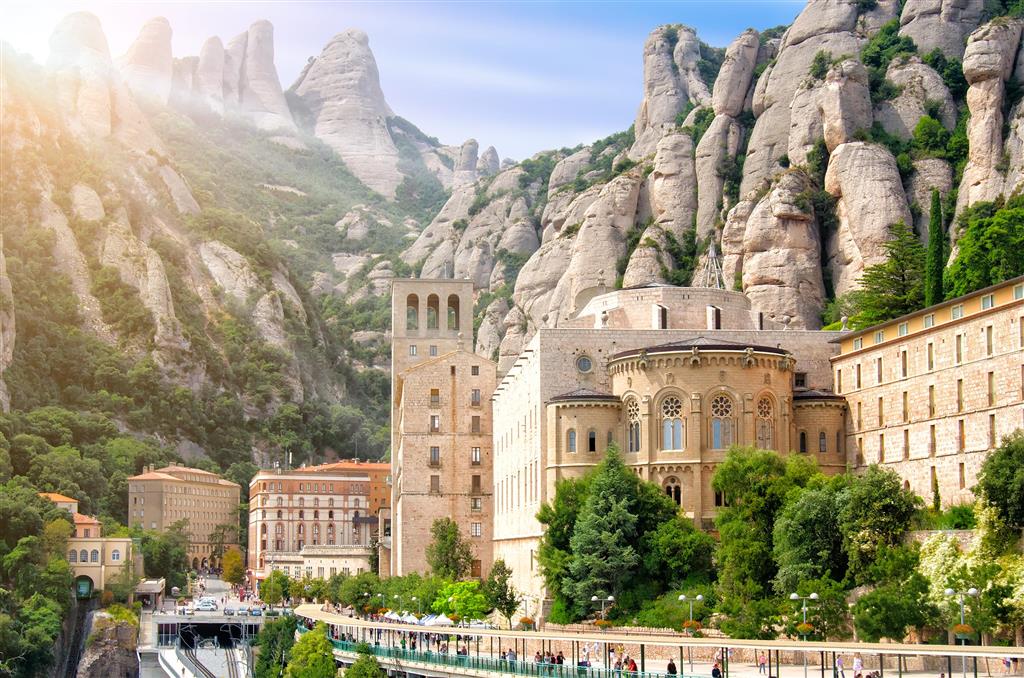 CK Turancar, Letecké poznávacie zájazdy, Španielsko, Barcelona, Girona a Montserrat s kúpaním, Monsterrat
