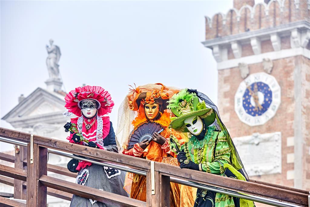 CK Turancar, Letecký poznávací zájazd, Taliansko, Karnevalové Benátky a výlet do Padovy, masky