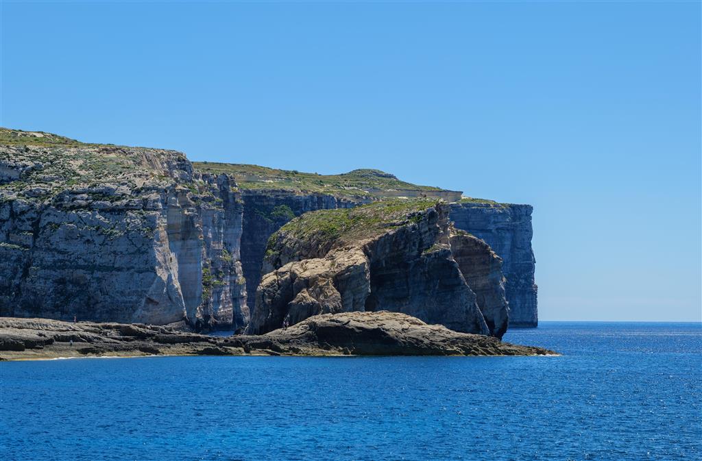 . Letecký poznávací zájazd CK Turancar, Malta – historická mozaika, Dwejra Bay Gozo Malta cliffs