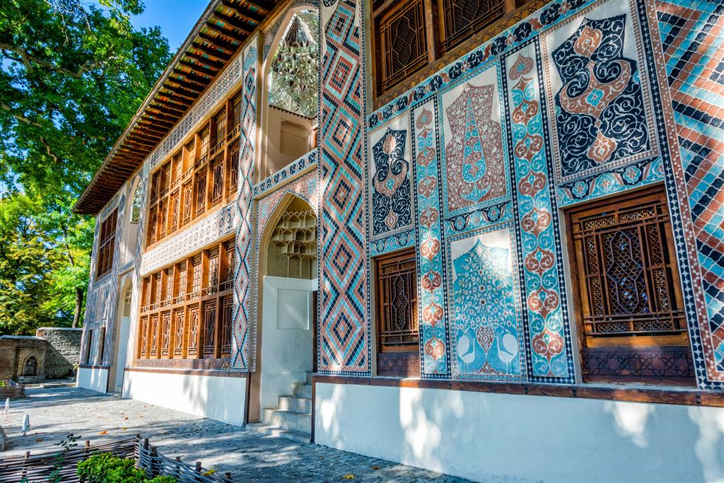 CK Turancar, letecké poznávacie zájazdy, Azerbajdžan - krajina ohňa, Sheki