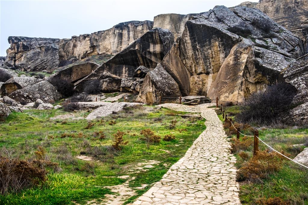 CK Turancar, letecké poznávacie zájazdy, Azerbajdžan - krajina ohňa, Gobustan